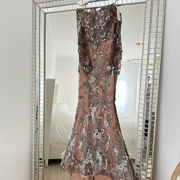 VLORA KALTRINA GOWN - Picture 2 of 6